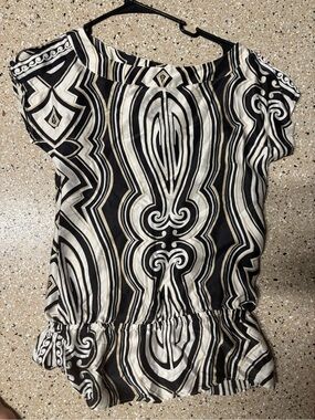 White House Black Market Black & White Geometric Scoop-Neck Blouse